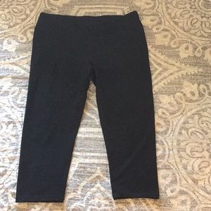 MAKE ME AN OFFER! Fabletics Capri leggings